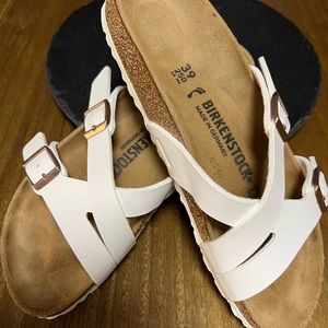 BIRKENSTOCK ~ WHITE ~ SANDAL ~ SIZE 8-8-1/2 US (39)